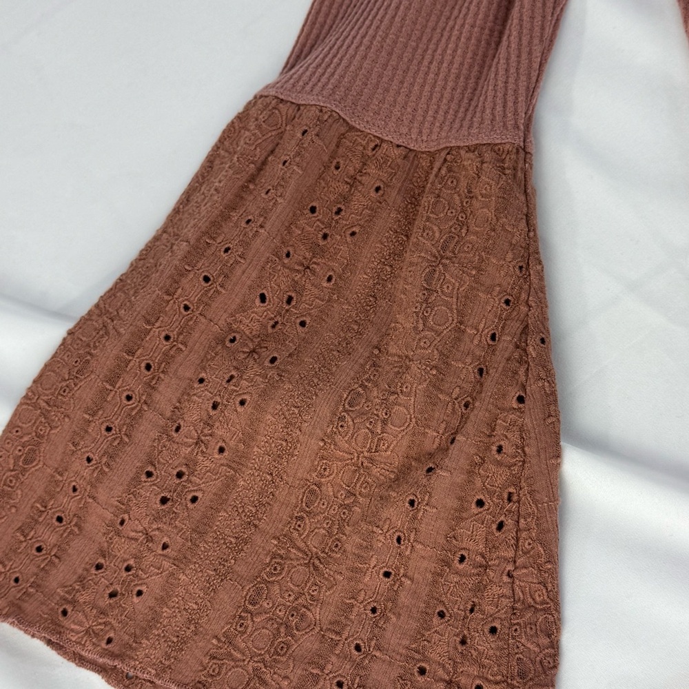 Free People Parisian Eyelet Bell Sleeve textured Top in pinky mauve color medium - Picture 9 of 16